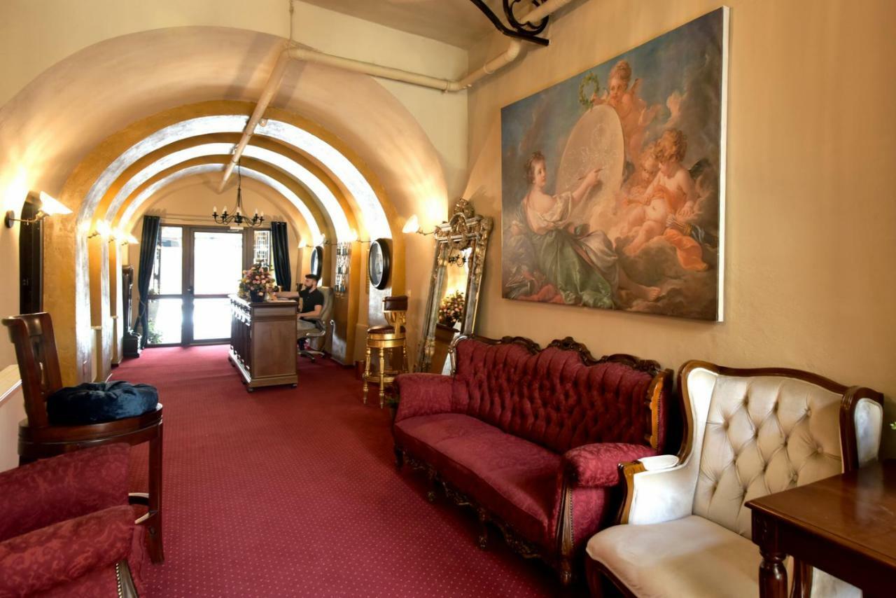 Safrano Palace براشوف المظهر الخارجي الصورة